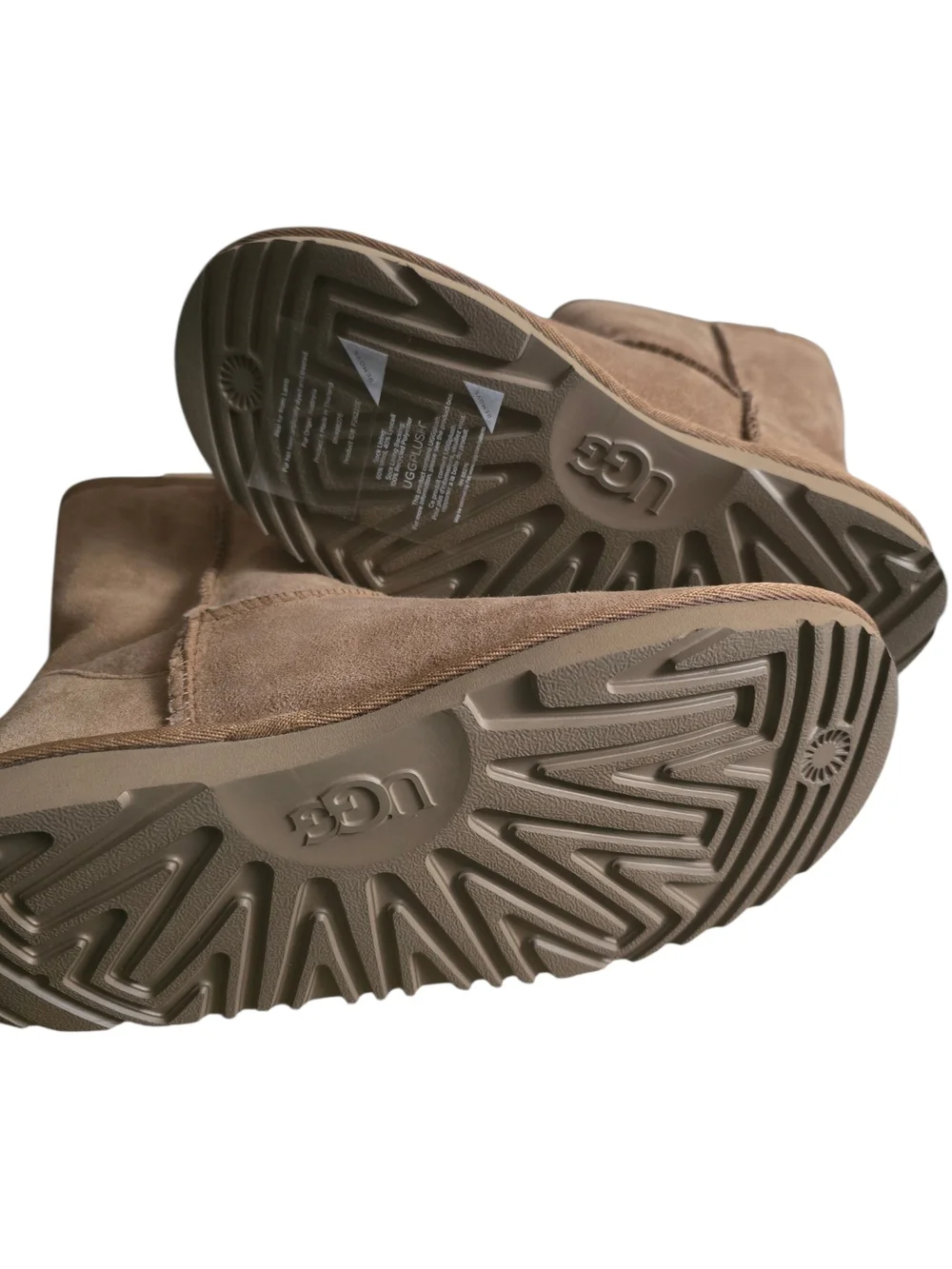 UGG Classic Short Sheepskin Boots - Chestnut